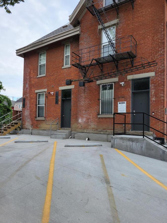 Spacious Industrial Split Level With A Balcony Cincinnati Eksteriør bilde